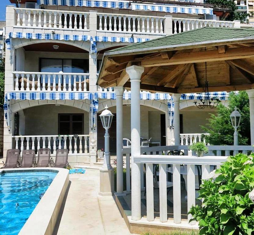 Guest House Vila Eli Herceg Novi Bagian luar foto